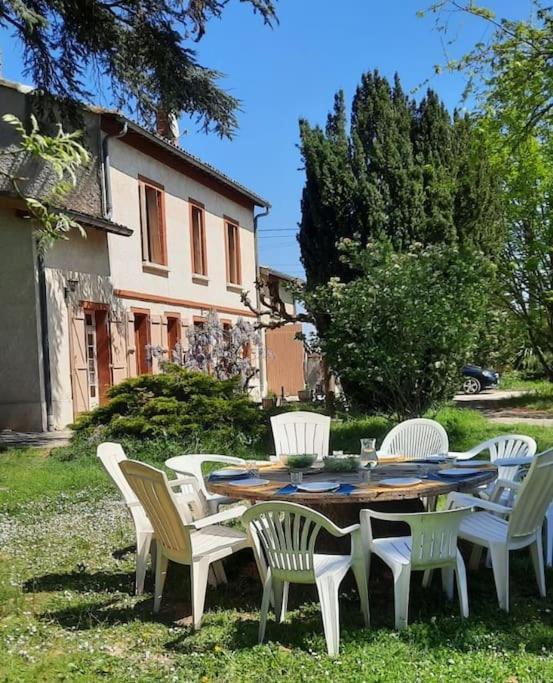 Maison De Famille Avec Parc Arbore Montauban Bagian luar foto